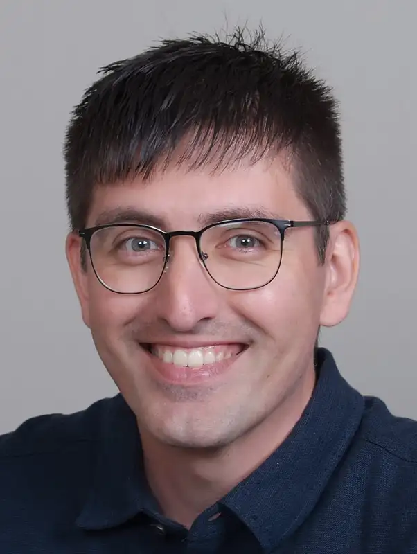 Steven Lewis, Founder of AI IN TEAM